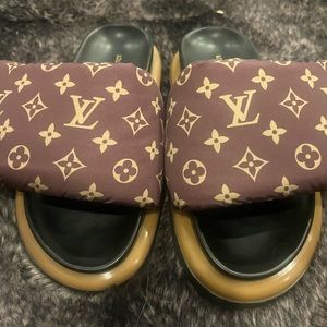 Louis Vuitton Pool Slides